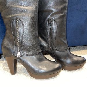 Pristine Absolutely stunning supple leather platform boot Biviel